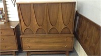 MID CENTURY GENTLEMANS CHEST; 44" X 16.5"