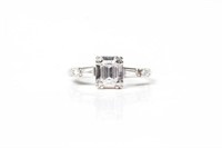 Gold & diamond solitaire ring