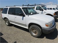 2000 Ford Explorer XLS