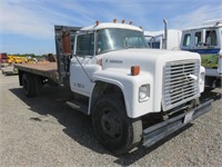 1976 International 1600 Bobtail Truck