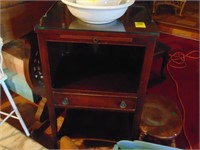 Mid-century modern type side table