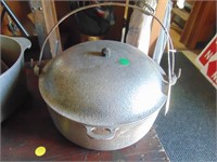 Club cast aluminum dutch oven w. lid