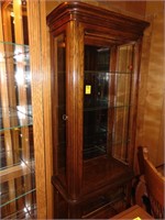 2 section display case, 4 glass shelves