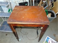 Antique Sewing Machine / Wooden Cabinet