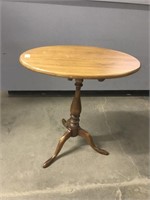 Vintage maple tilt-top end table