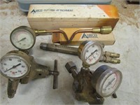 6 Piece Gas Brass Parts Including 2 Guages