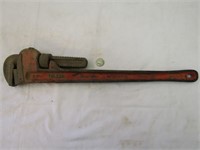 Toledo 24" Heavy Duty 1/4"to8" Pipe Wrench Red