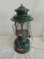 Vintage Coleman lantern very nice condition