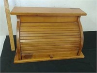 Wood bread box