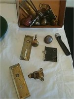 Group of vintage brass & metal door knobs &