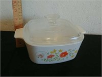 Vintage Corningware 1.5 quart casserole dish