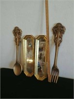 Set of 4 decorative golden wall hanging pieces