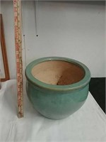 Large ceramic planter pot
