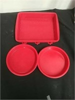 3 silicone baking dishes