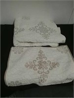 Twin size comforter with pillow sham very nice