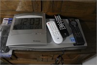 EMERSON DVD PLAYER, BROOKSTONE CLOCK AND 10' PC