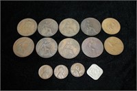 DECORATIVE BOX WITH FOREIGN COINS