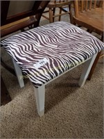 Leopard top stool