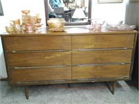 Dresser w/1 mirror