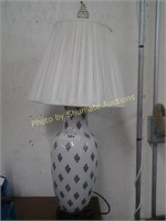 Blue Fleur delis design lamp