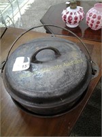 Griswold bean pot with lid