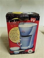 Cafe Uno one cup coffee maker looks new in box