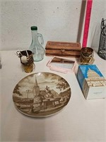 Collectible Kaiser plate with wood storage box,