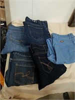 5 pairs of jeans various sizes