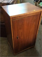 Hardwood LP cabinet 19 X 16 X 32H