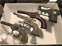 5 ASSORTED VINTAGE TOY GUNS ' RIPPER '