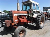International 856 Tractor