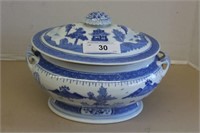 BLUE AND WHITE ASIAN SOUP TUREEN