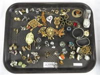 TRAY: ASSORTED CLIP ON EAR RINGS, BROOCHES, ETC.