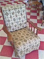 Early American Lounge Chair