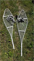 PAIR OF ALUMINUM FRAME ARMY SNOWSHOES