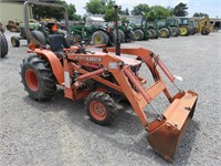 Kubota B8200 Wheel Tractor with Loader Attachment