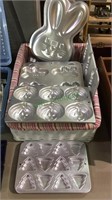 Basket of cake & cookie molds, about 15 aluminum