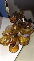 18 pieces of amber glass, includes bowls,