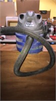 5 gallon shop vac 5.5 hp. (1016)