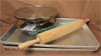LOT,4X,BAKE TRAYS,2 CAKE STANDS+ROLLING PIN