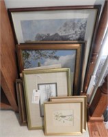Approximately (18pcs) of framed prints in