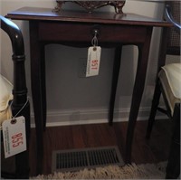 Mahogany single drawer tapered leg lamp table