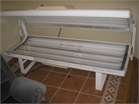 SUNQUEST TANNING BED