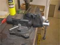 WILTON 5 1/2" BENCH VISE