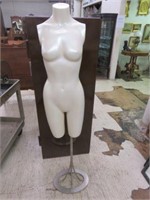 MANNEQUIN ON STAND 63"T
