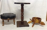 Lot of wooden items as shown