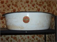 Large porcelain enamel oval wash tub