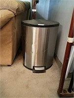 stainless steel trash can with pedal lift