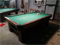 7 foot slate top pool table with leather Pockets