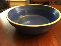 Vintage deep blue mixing bowl with felt tips on ts